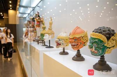 廣州圖書館呈現(xiàn)國際大師作品展 紙莎草畫與銀器的藝術(shù)對話